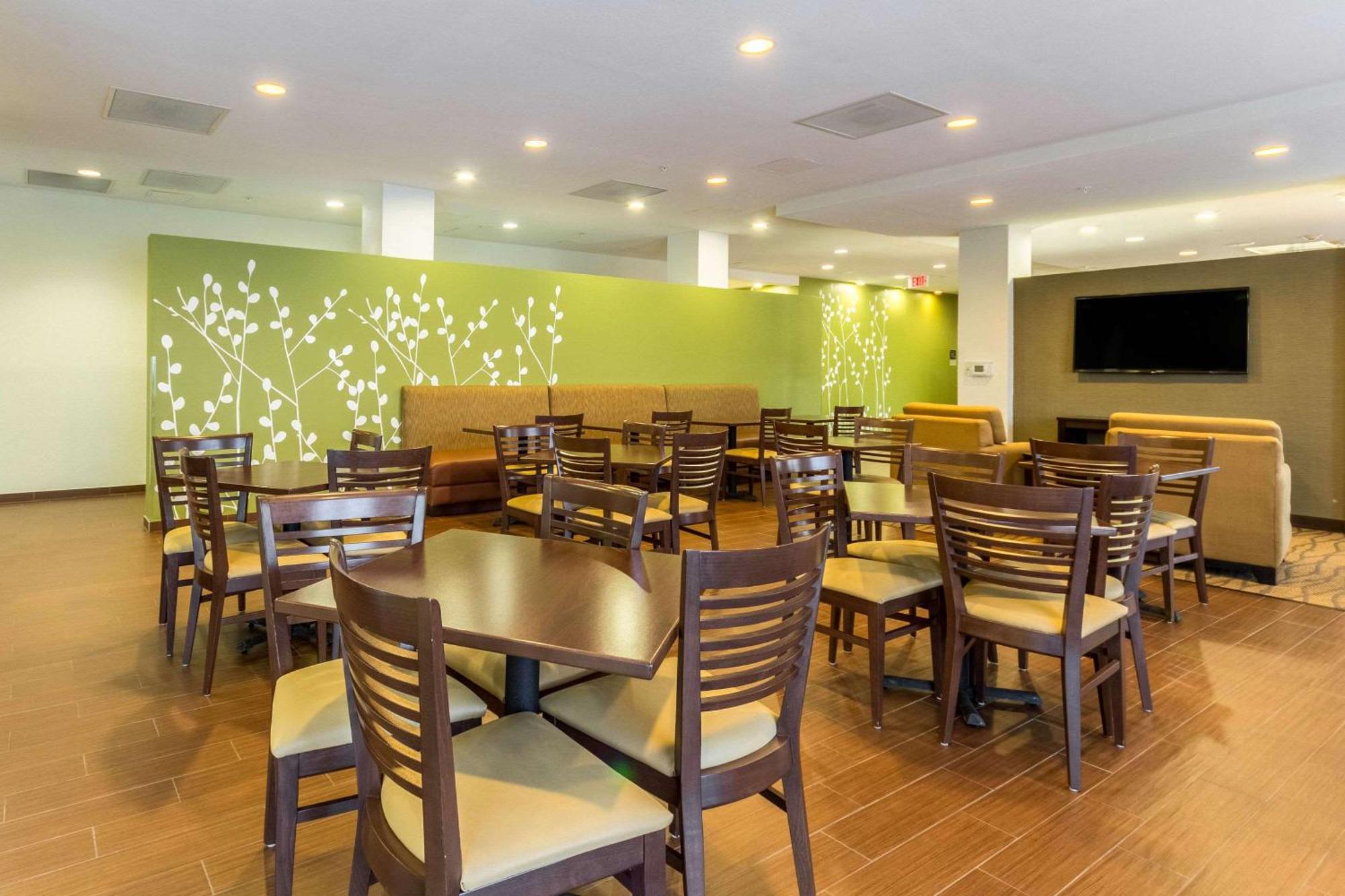 Sleep Inn & Suites Jourdanton - Pleasanton Exterior photo