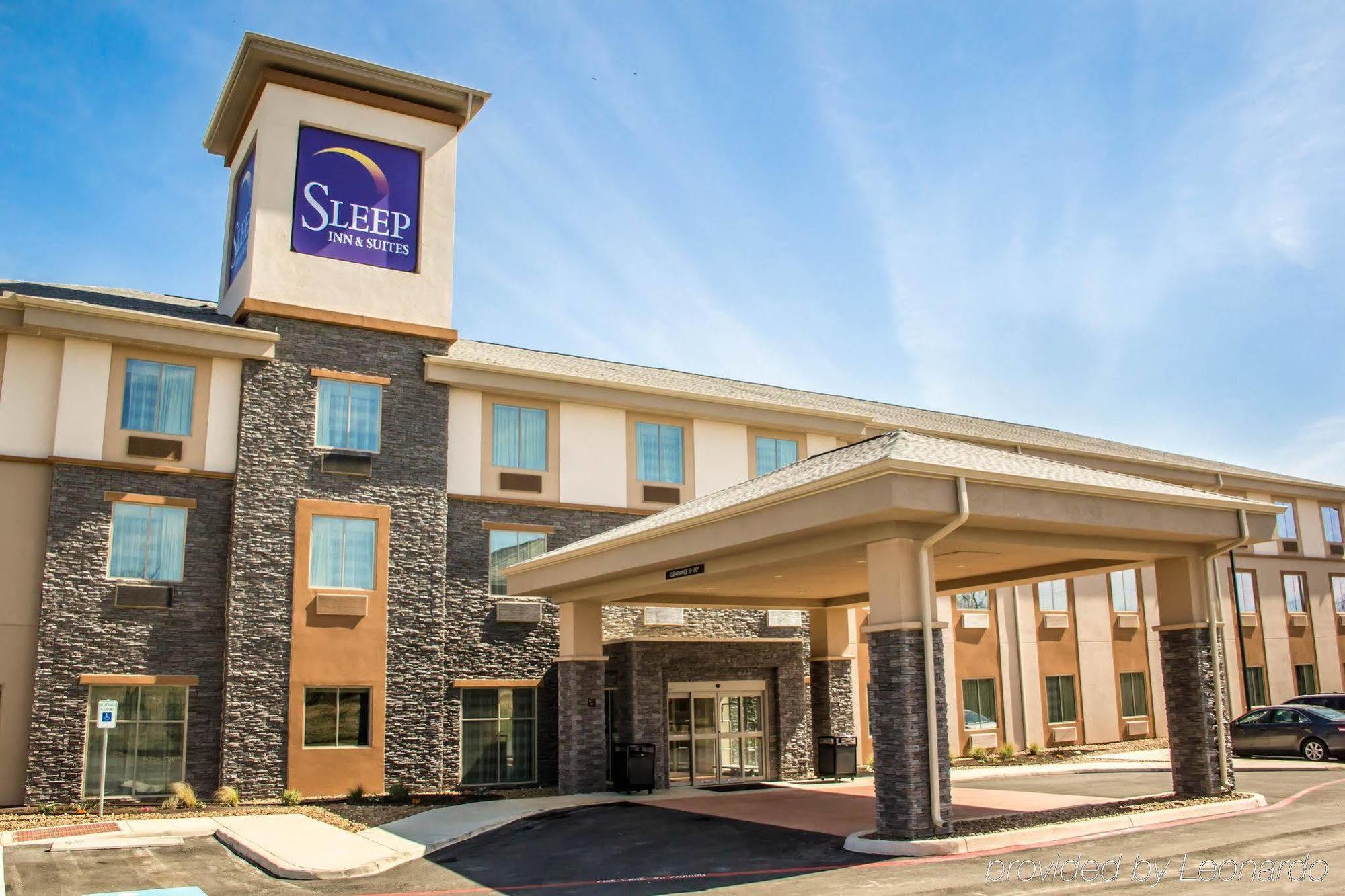 Sleep Inn & Suites Jourdanton - Pleasanton Exterior photo