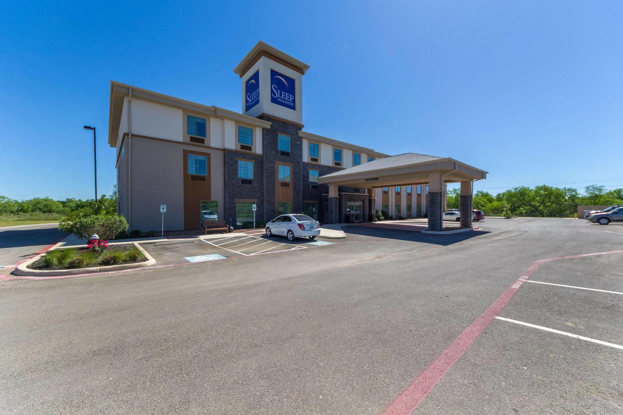 Sleep Inn & Suites Jourdanton - Pleasanton Exterior photo